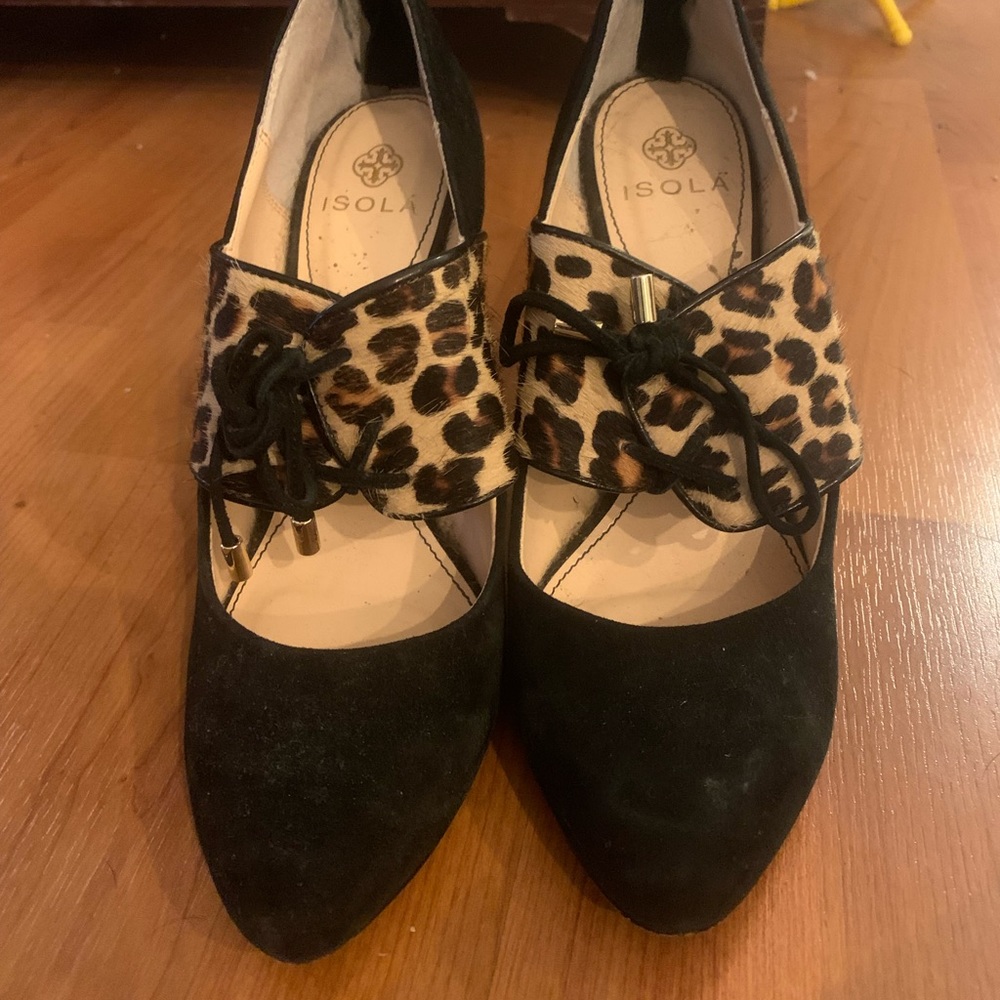 ISOLA heels with leopard accent